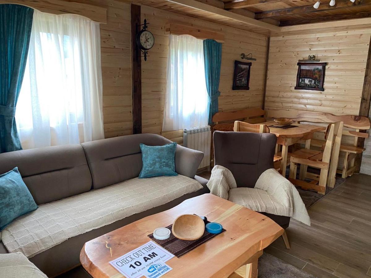 Holiday Homes Durmitorski Gaj